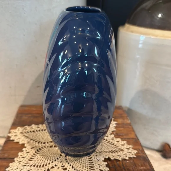 Blue Vase with Floral Design - Picture 5 of 10